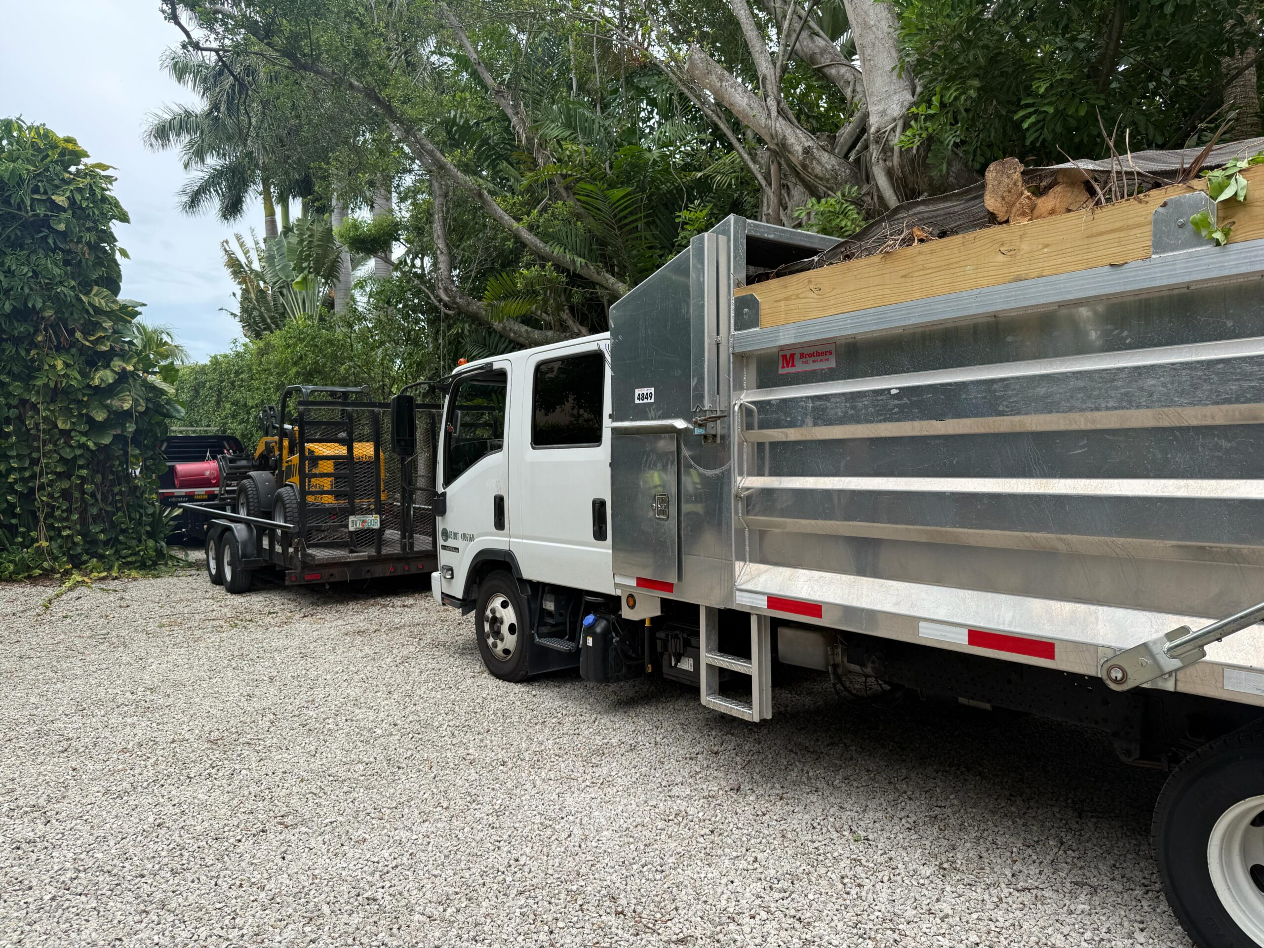 Lake Worth Beach, FL Junk Removal for Hire by Tree Maid Tree Service